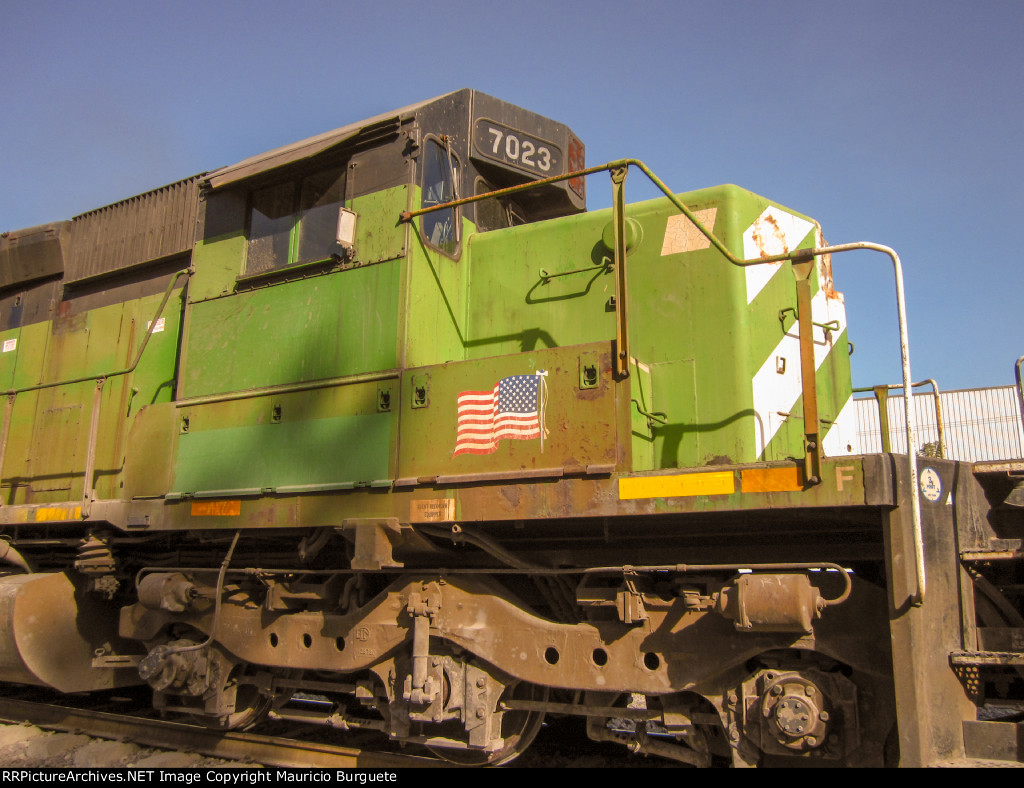 HLCX SD40-2 Locomotive